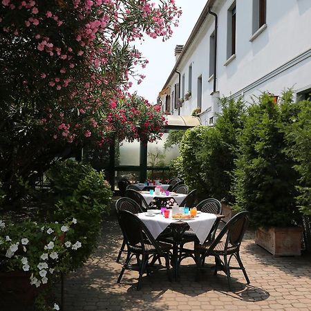 Hotel Il Granaio Порто-Мантовано Экстерьер фото