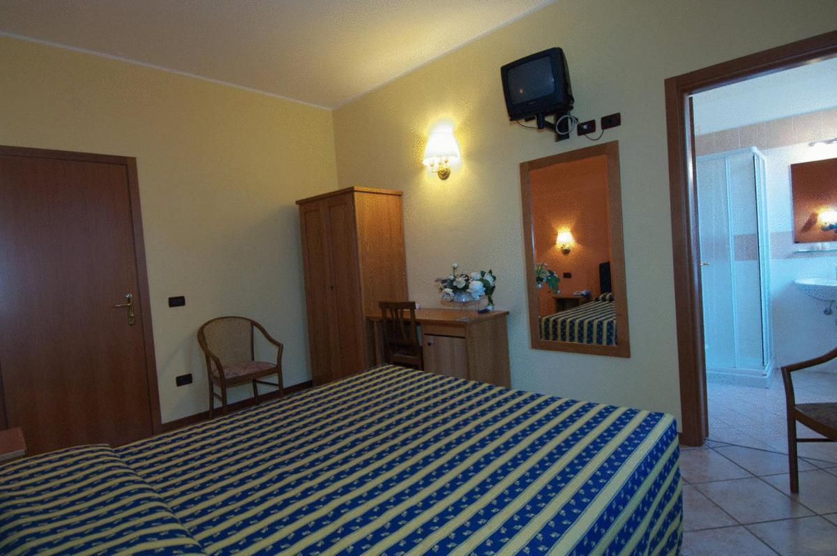 Hotel Il Granaio Порто-Мантовано Экстерьер фото