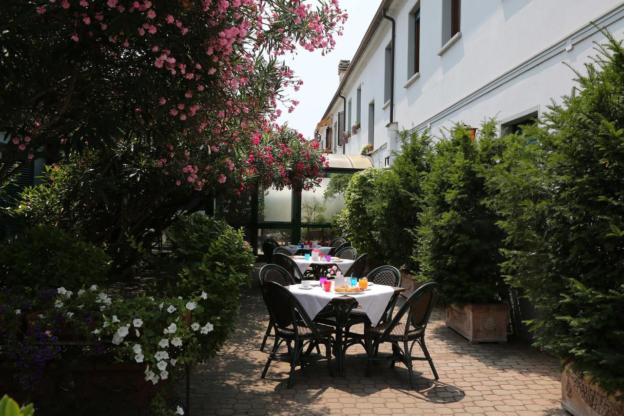 Hotel Il Granaio Порто-Мантовано Экстерьер фото
