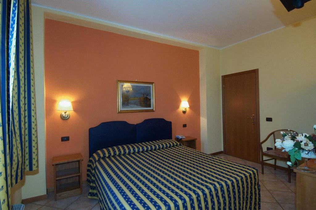 Hotel Il Granaio Порто-Мантовано Экстерьер фото
